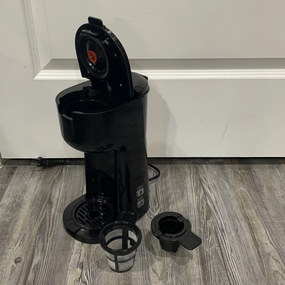 Single Serve Coffee Maker - Works w/ Keurig cups